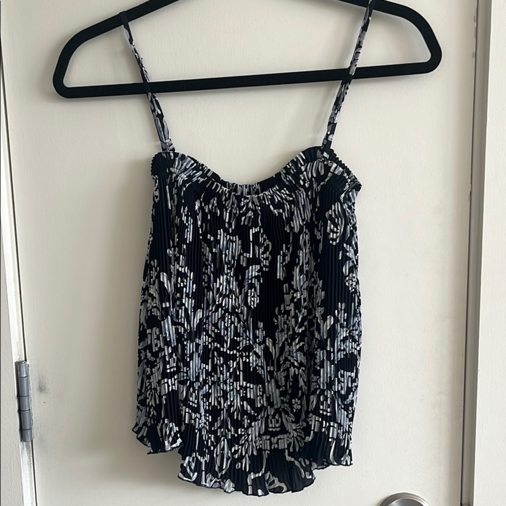 Rachel Zoe Cropped Navy/White Pattern Tank